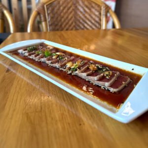 ATÚN SALTEADO CON SALSA DE TATAKI
