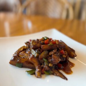 BERENJENA CON CARNE PICADA SALTEADA